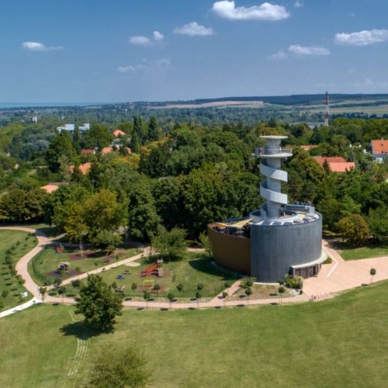 Balatonföldvári Hajózástörténeti Látogatóközpont és Kilátó